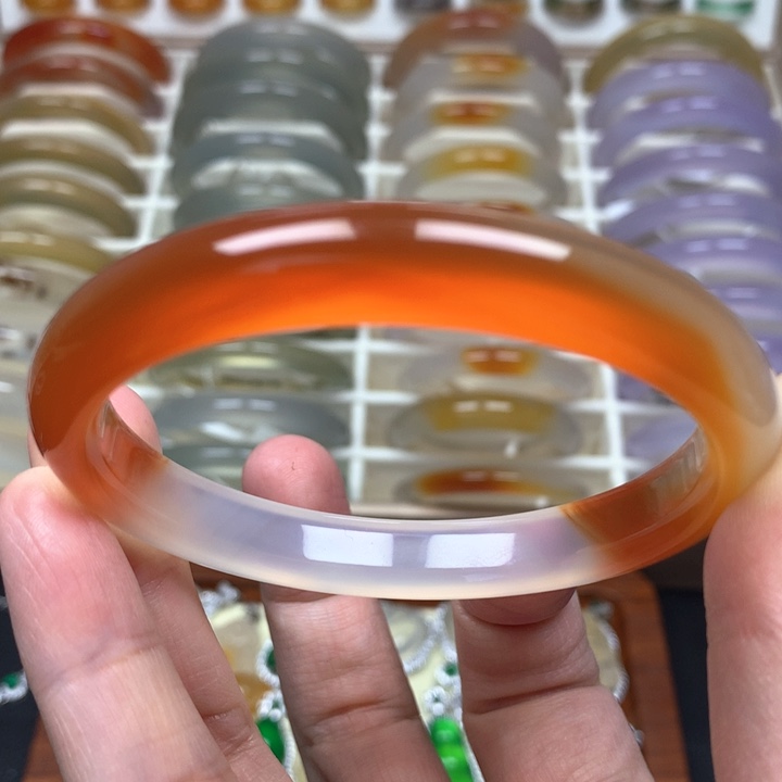 玛瑙/玉髓手镯未镶嵌