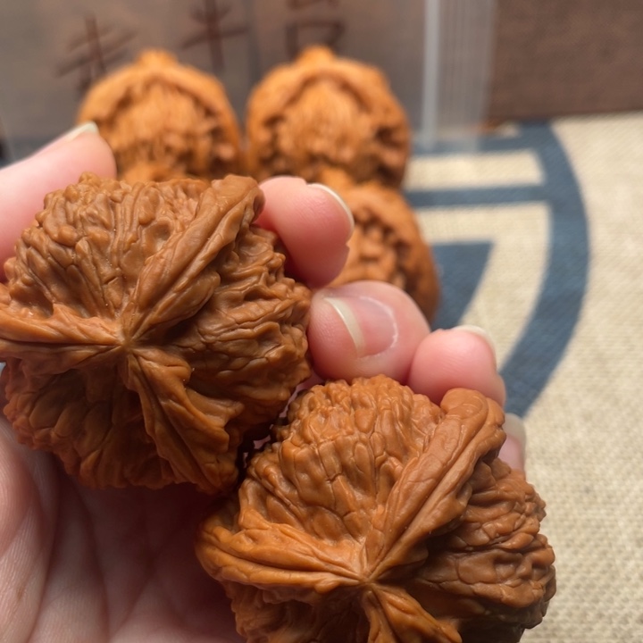 克***天核桃白狮子42核桃