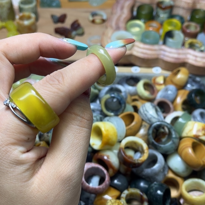 糖***芦蛇纹石玉未镶嵌戒圈