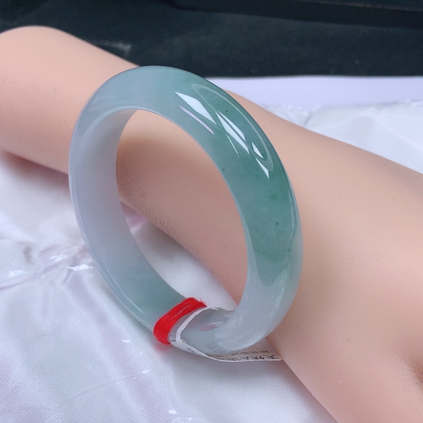 【闪购商品】翡翠手镯未镶嵌百****姐，