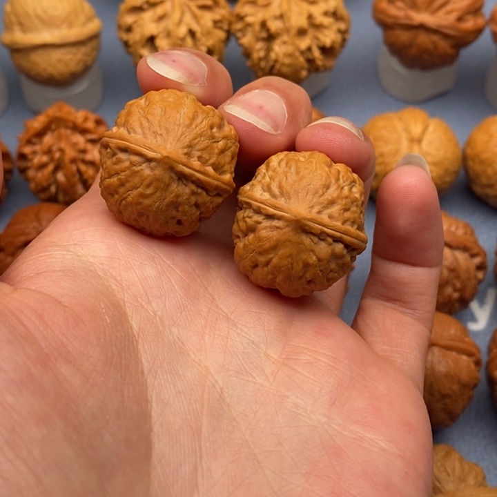 文玩核桃把件小圆球