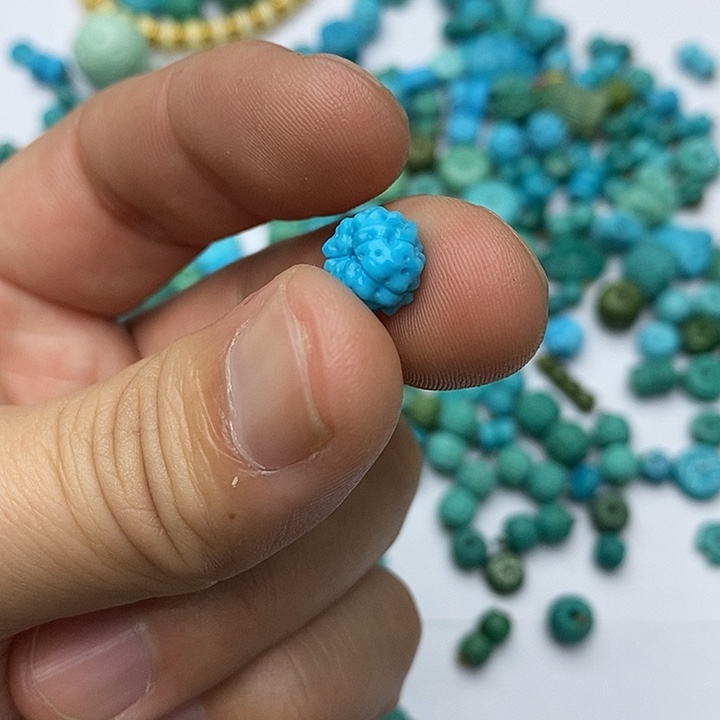 绿松石未镶嵌珠宝奇石