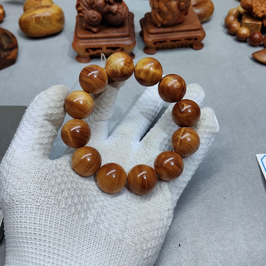 画***璃2.0太行崖柏手工艺品。。。