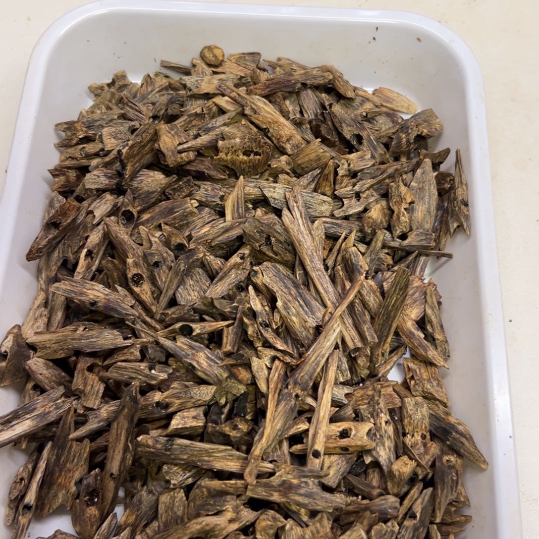 沉香碎屑沉香老白棋瓜子料100克