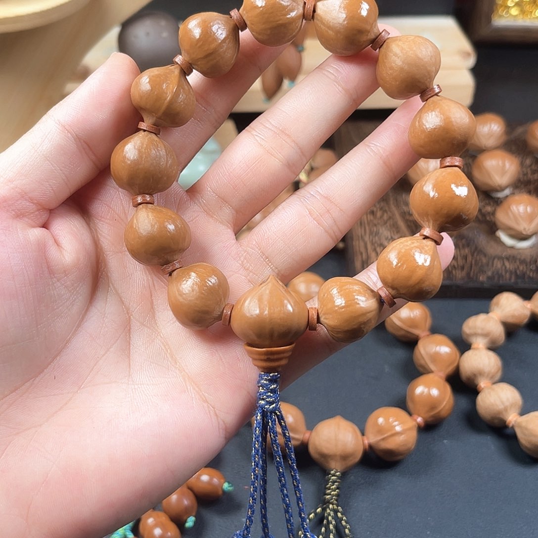 吊坠橄榄核精品精选罗汉橄榄核蜜桃臀，一物一拍