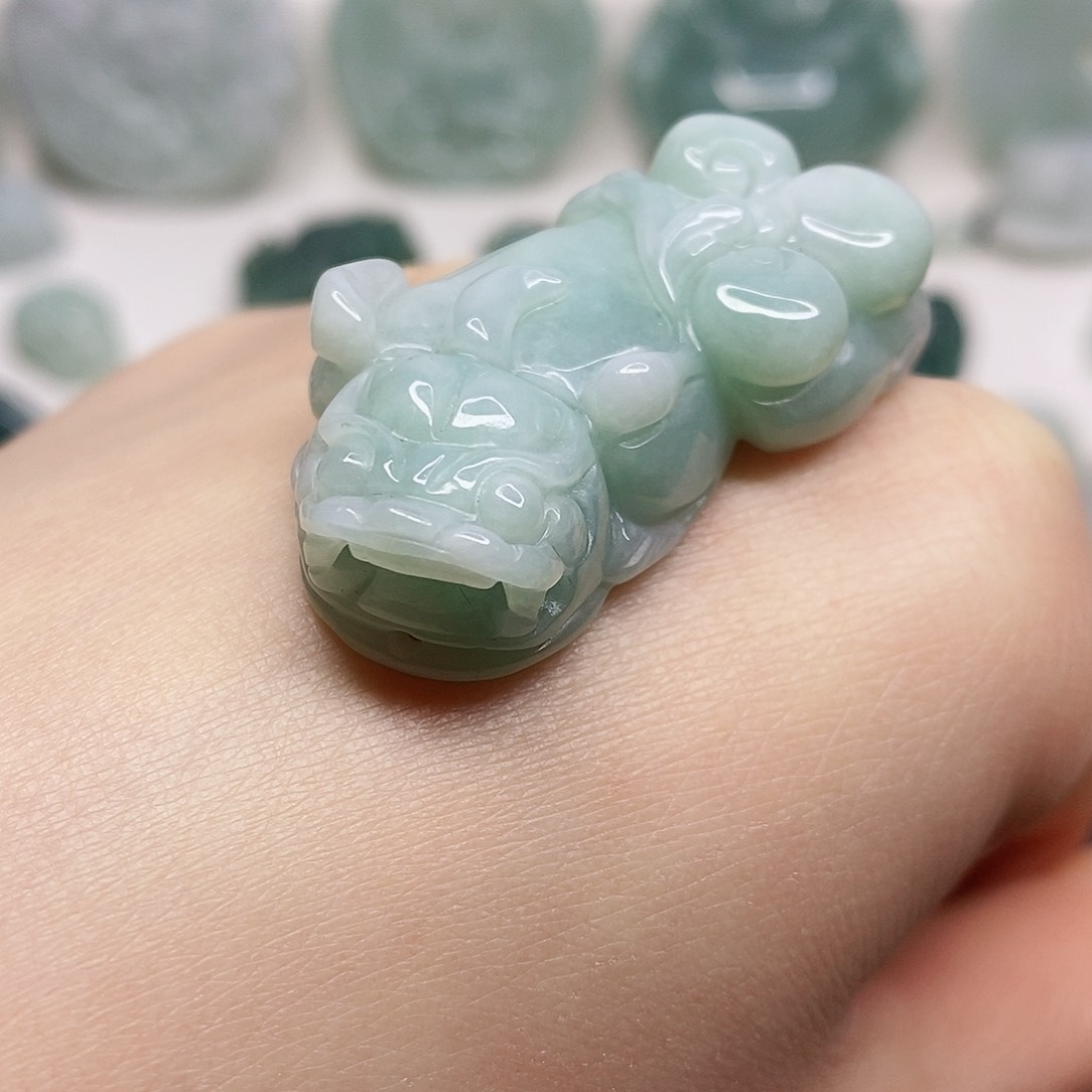 翡翠颈饰未镶嵌吊坠