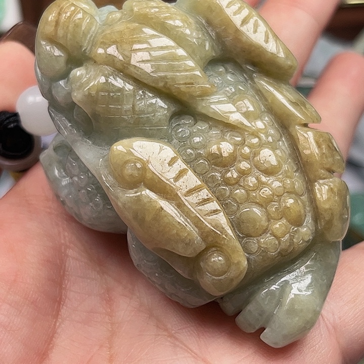 翡翠未镶嵌颈饰挂件