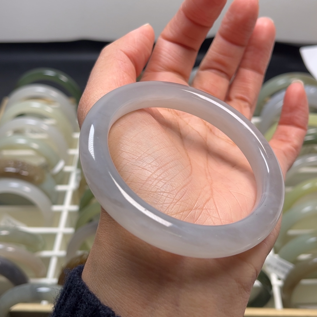 和田玉未镶嵌手镯59.3圈