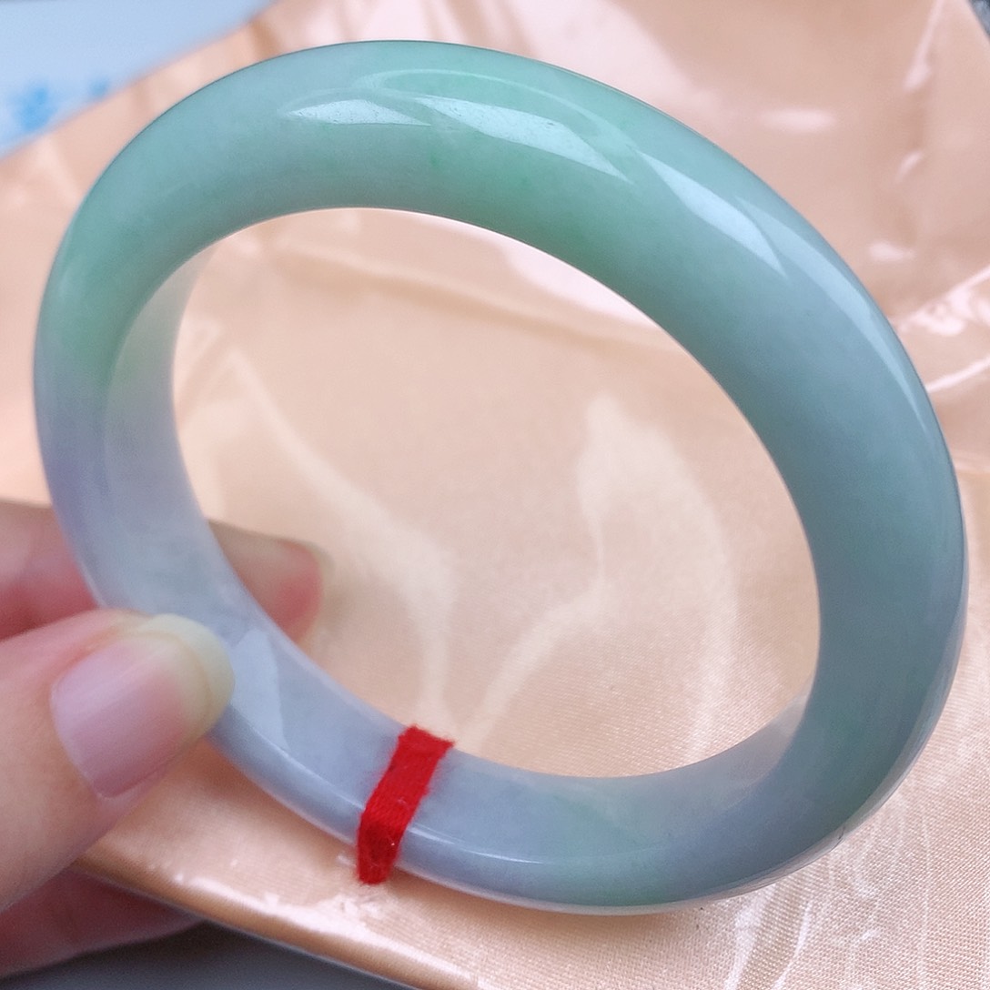 翡翠手镯未镶嵌天然