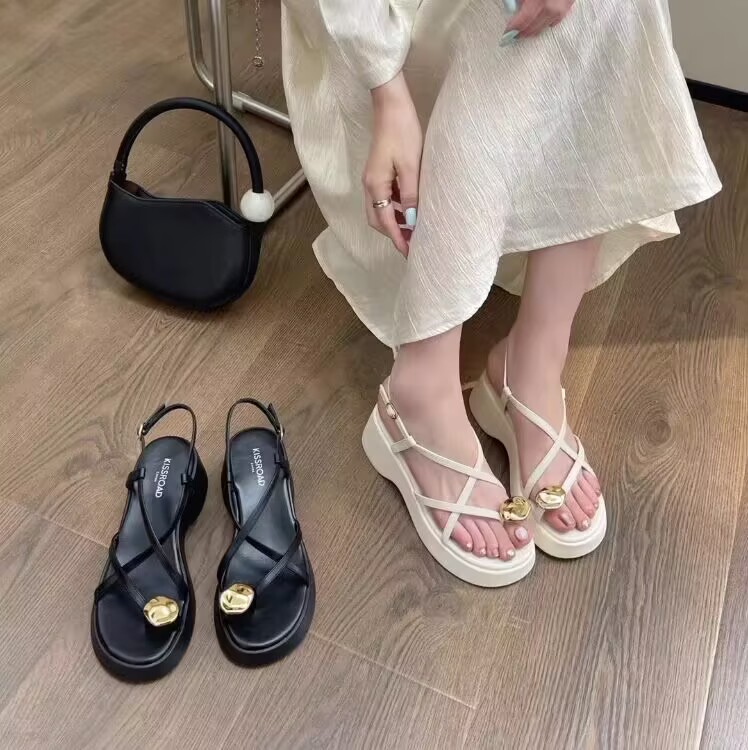 101-138夏季新品女凉鞋粗跟一字扣凉鞋平底女凉鞋百搭低跟鞋女