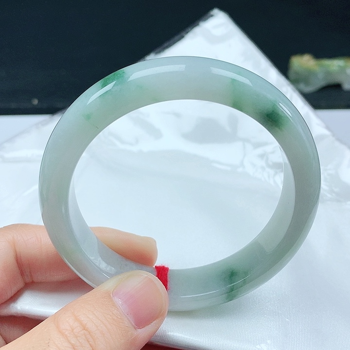 翡翠手镯未镶嵌天然翡翠手镯
