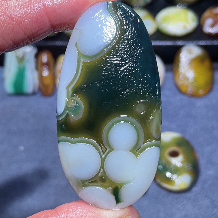 玛瑙/玉髓未镶嵌珠宝奇石