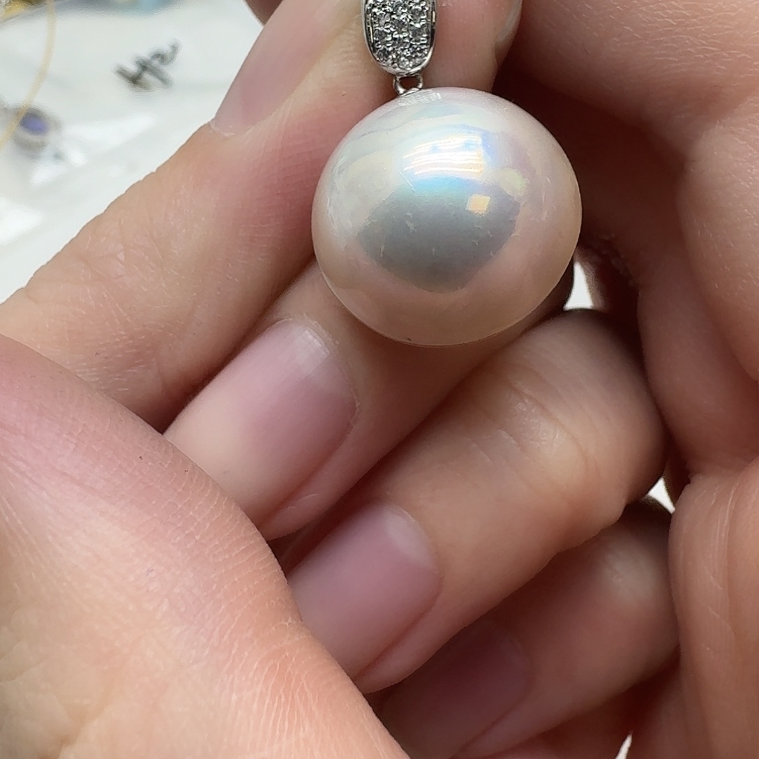 18K金镶嵌颈饰拼合珍珠（马贝珠）