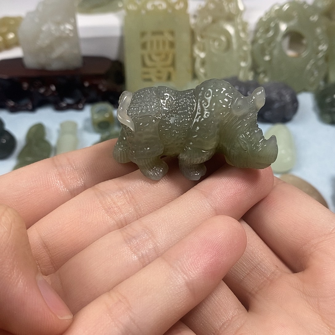 和田玉未镶嵌挂件