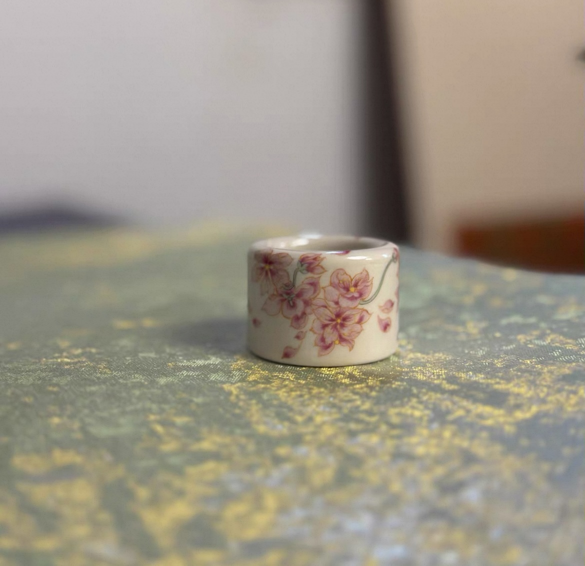 《梦乔茶器》雅圣景德镇手工手绘陶瓷盖置桃花铜钱盖置