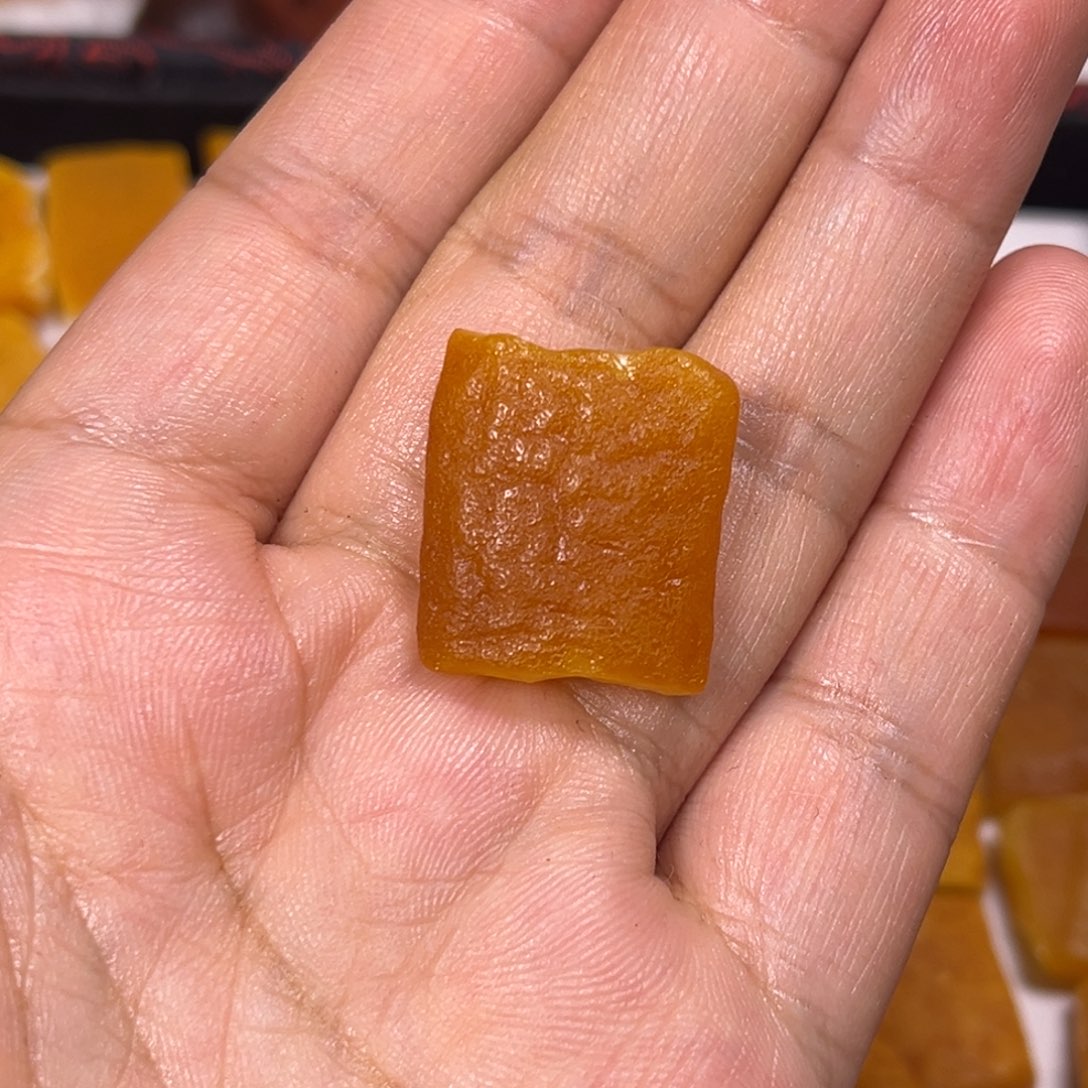 樱***熊琥珀未镶嵌裸石琥珀