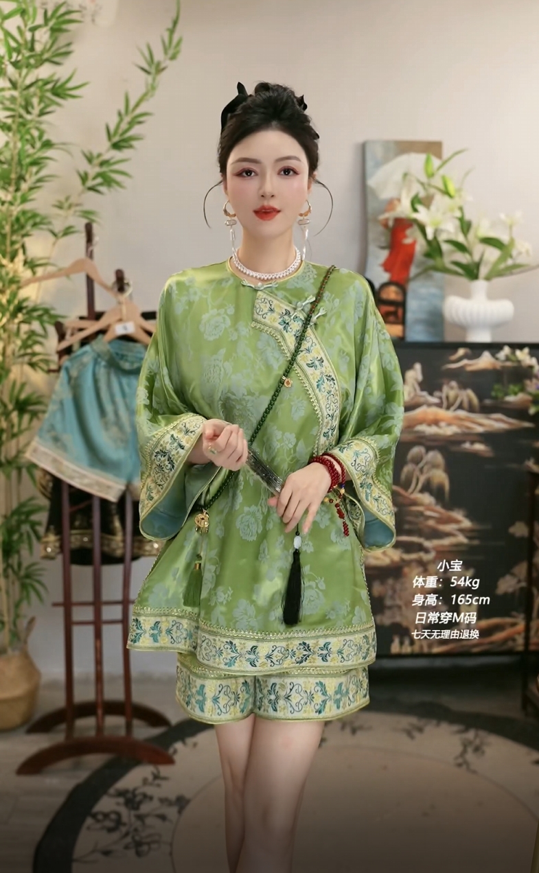 微岚熙2025夏季新款大码显瘦时尚春绿色上衣和短裤(6730+6740)