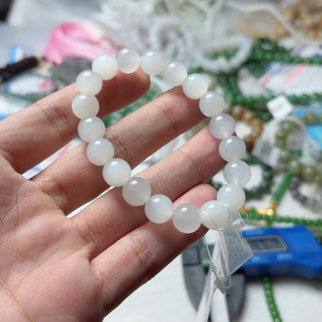 和田玉手链有包容未镶嵌