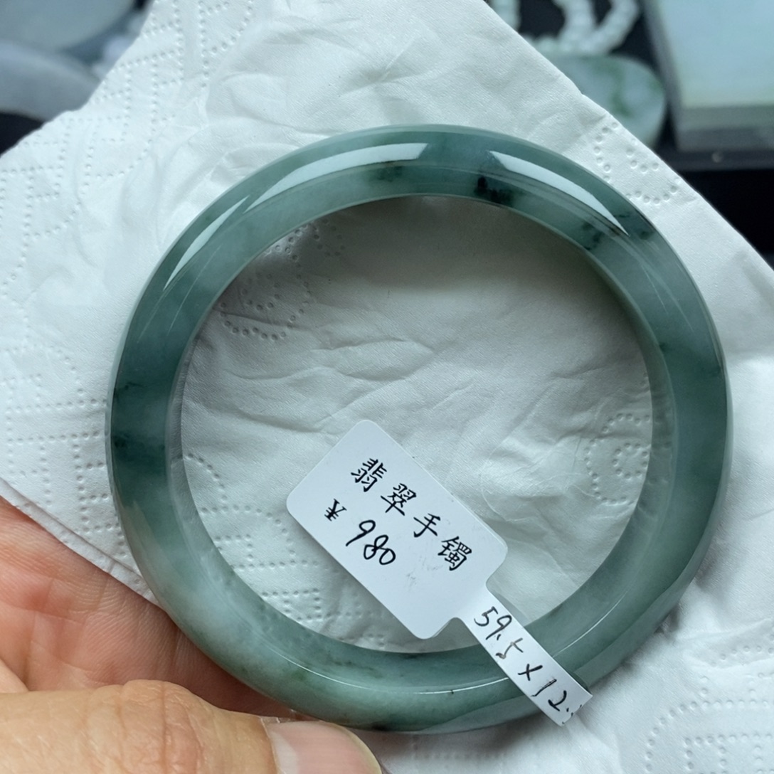 翡翠未镶嵌手镯翡翠手镯