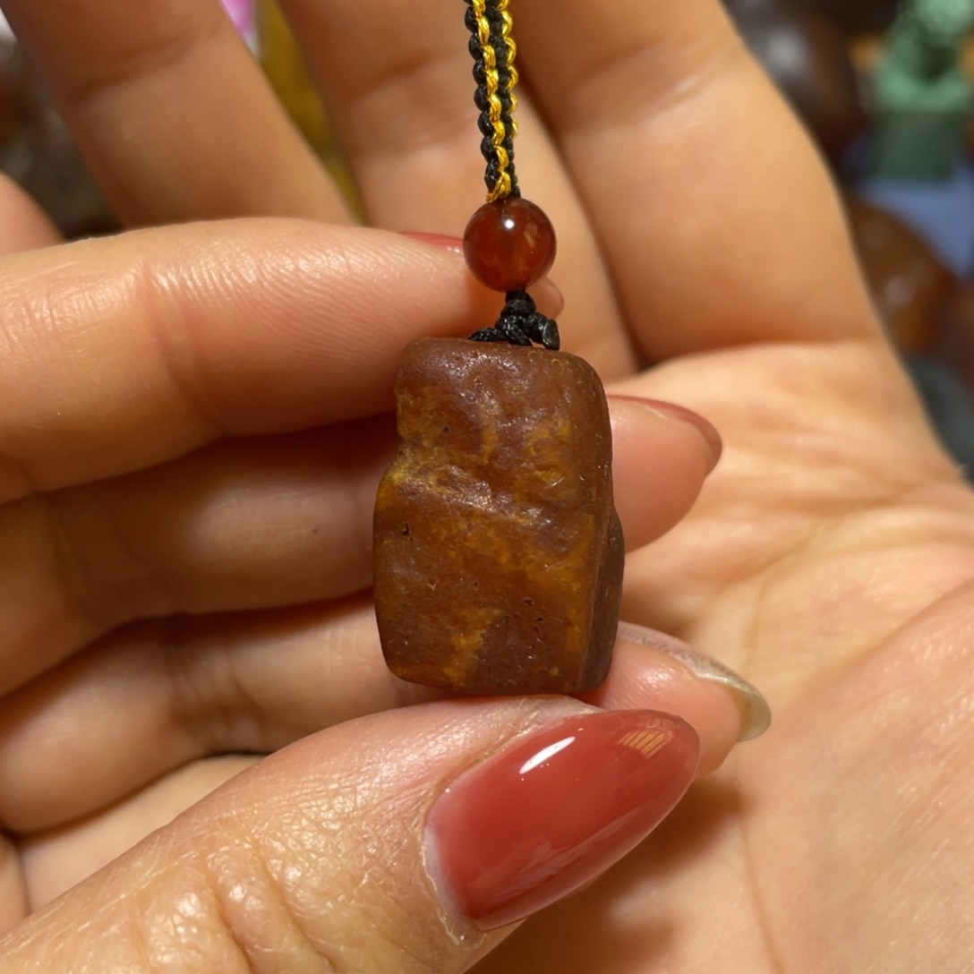 定制琥珀未镶嵌原石