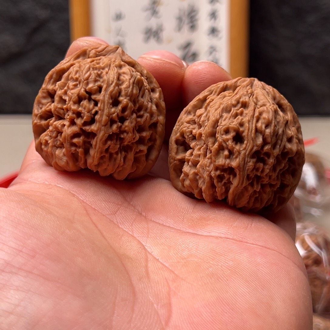 建***饰把件文玩核桃南疆40黄线