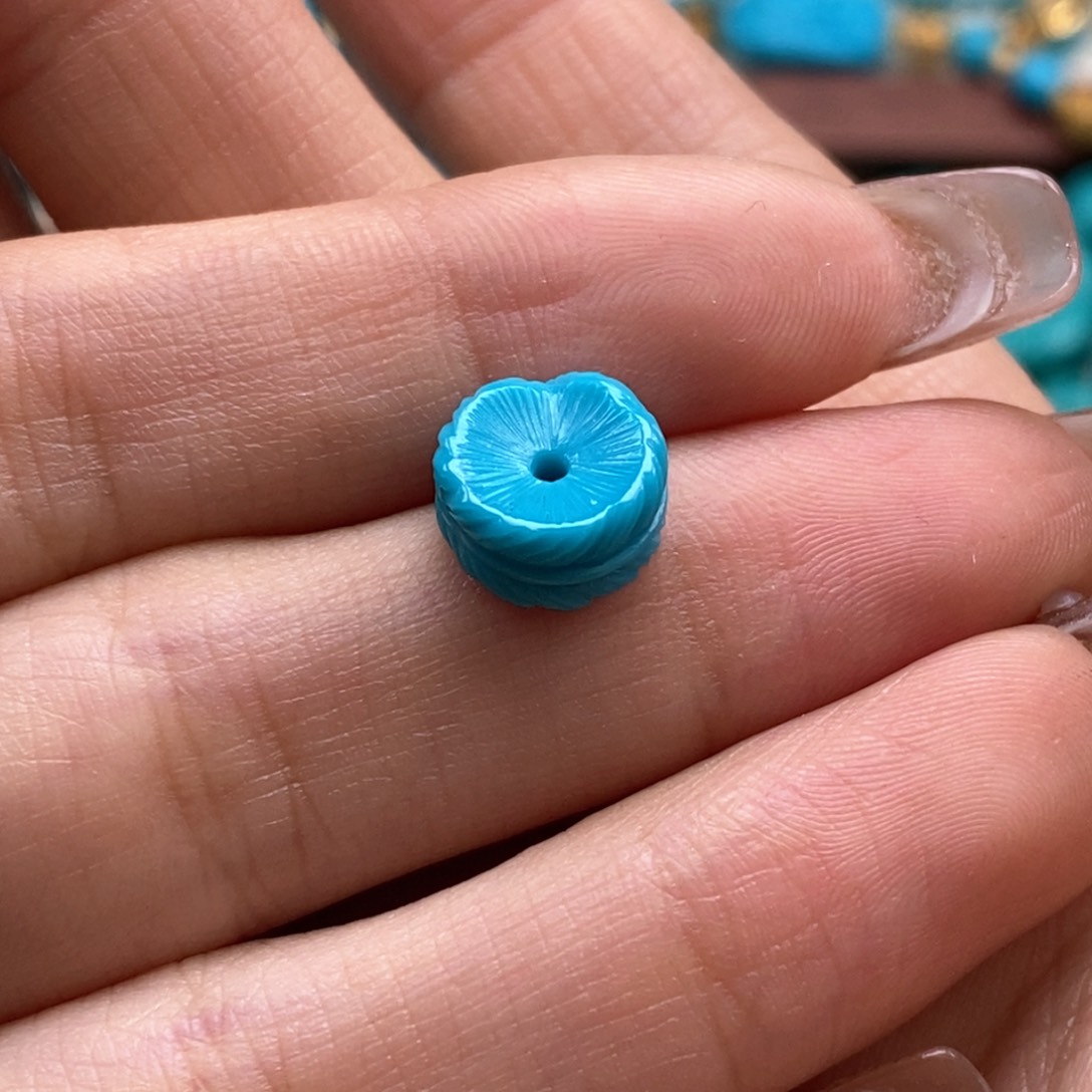 绿松石颈饰未镶嵌