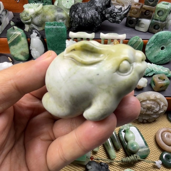 独山玉未镶嵌珠宝半成品