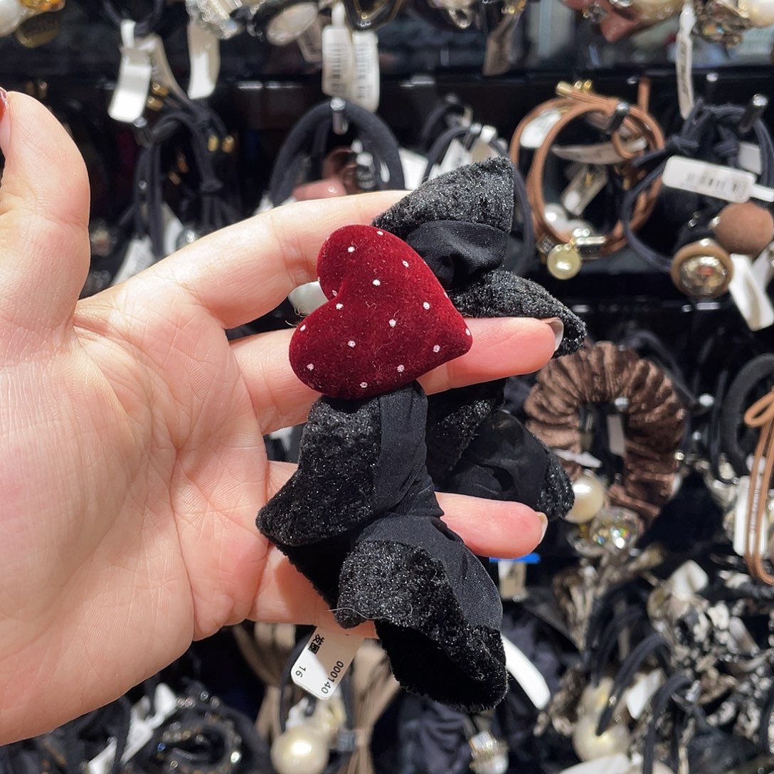 布艺非金属波点爱心