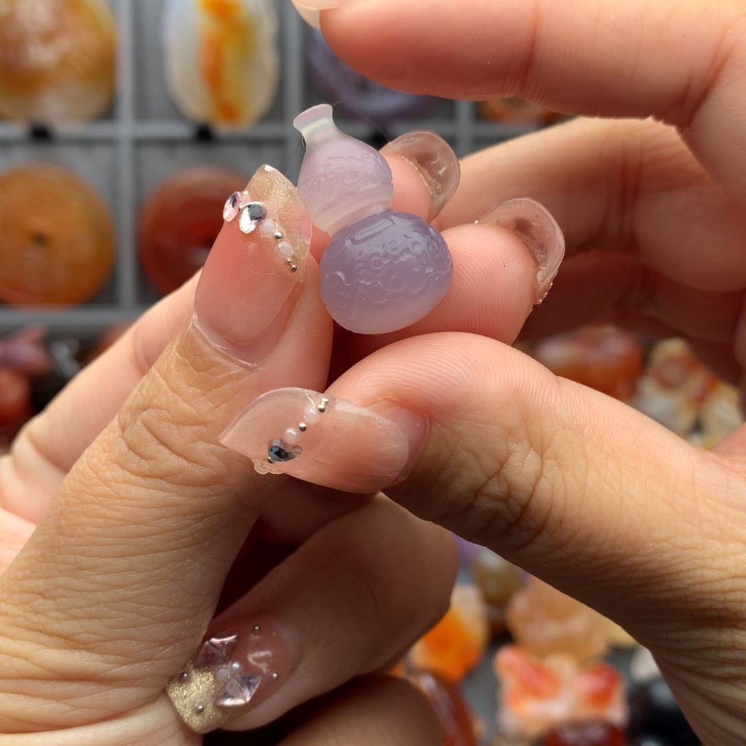 梁***丫玛瑙/玉髓未镶嵌颈饰