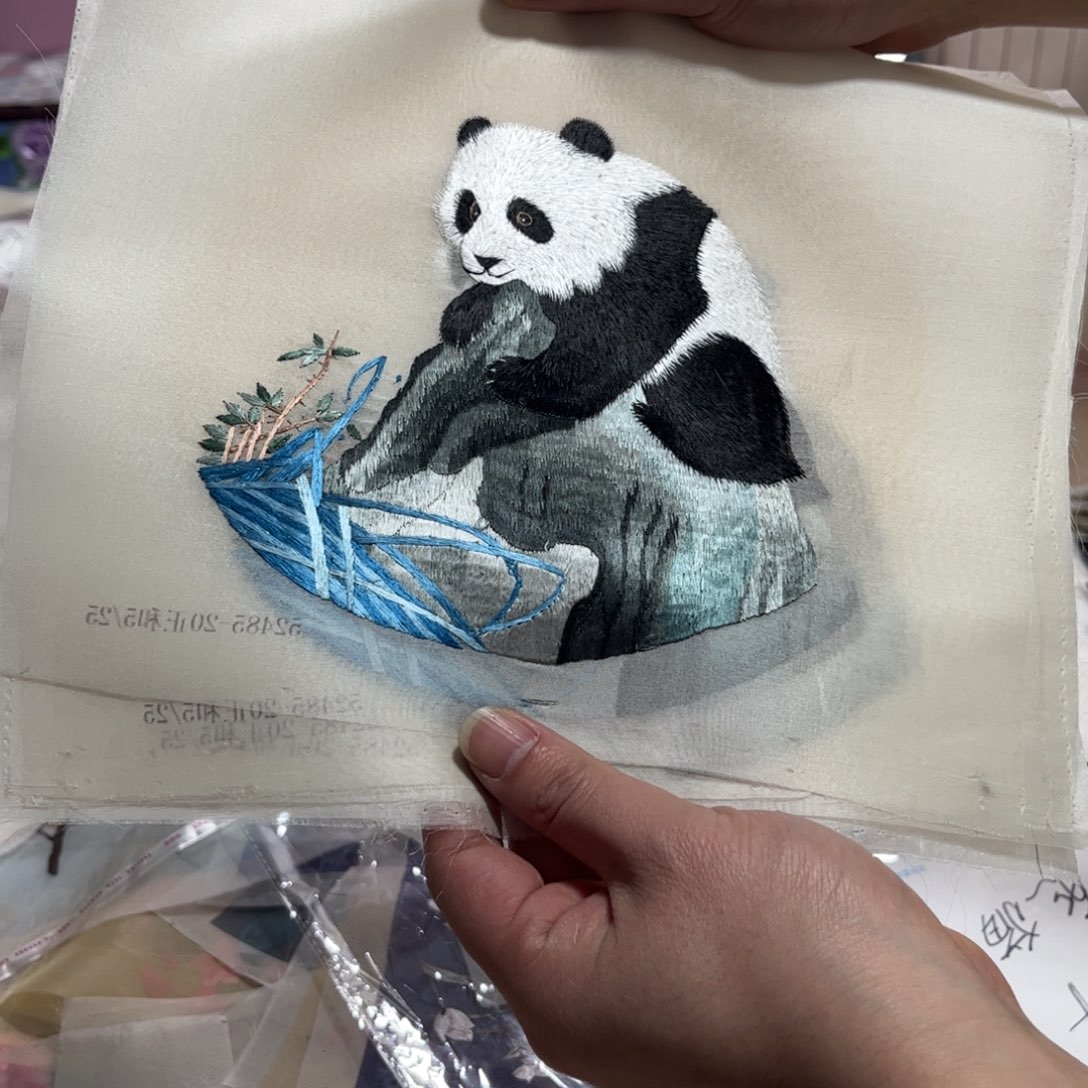 刺绣纯手工制作的一款