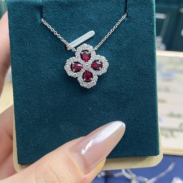 实验室培育钻石铂Pt950镶嵌大号红宝四叶草项链
