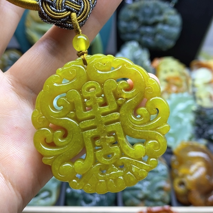 未镶嵌蛇纹石玉挂件