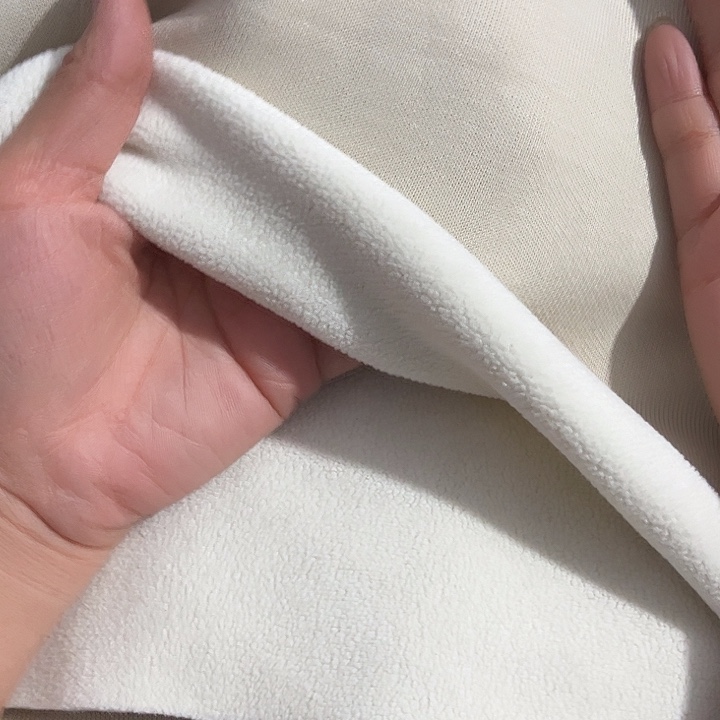 加厚米杏色奥粒绒1.8×2米长带螺纹