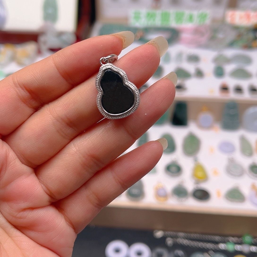 【闪购商品】翡翠颈饰银S925镶嵌小****米吊坠
