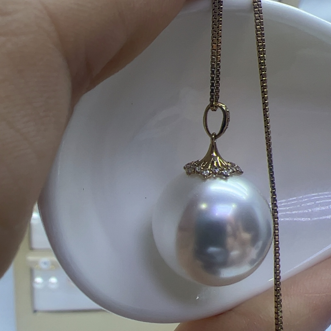 淡水珍珠吊坠(赠链)18K金镶嵌