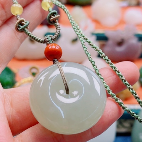 和田玉颈饰未镶嵌