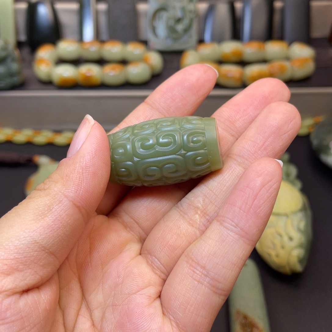 岫岩老玉（透闪石质玉）颈饰未镶嵌