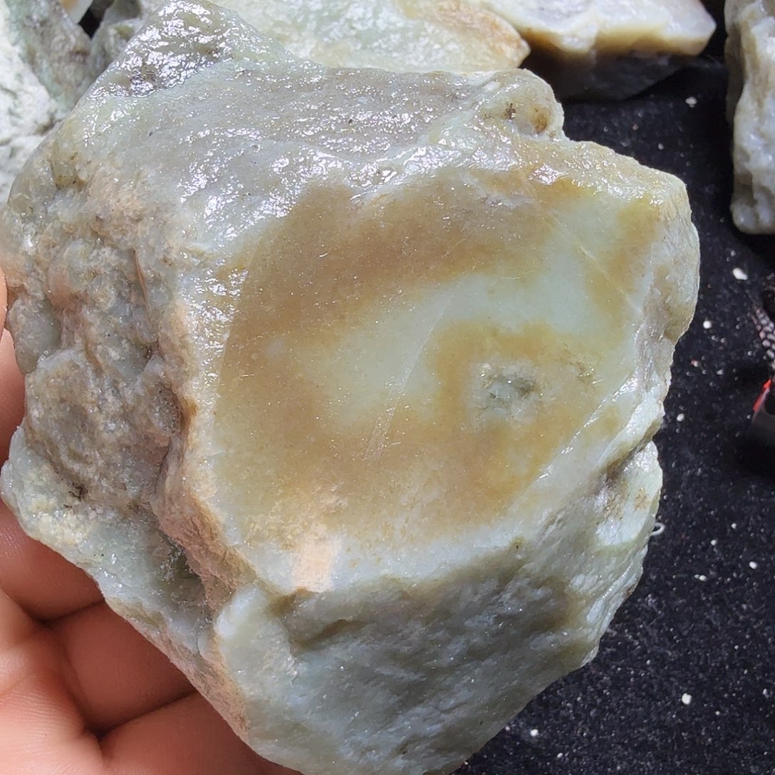 和田玉（糖玉）未镶嵌珠宝半成品