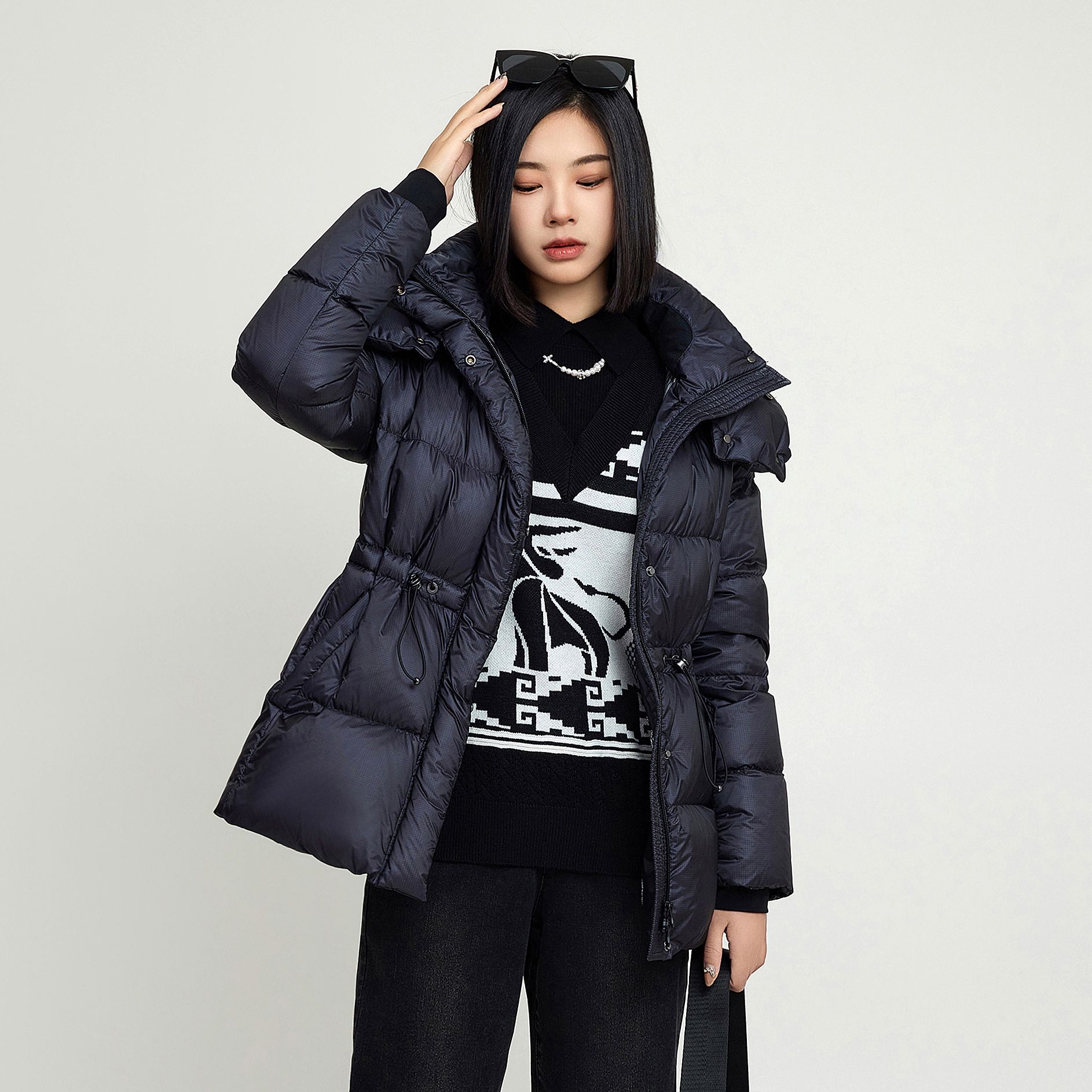 YUNSHUO羽绒服女冬季新款保暖白鹅绒连帽羽绒衣815101