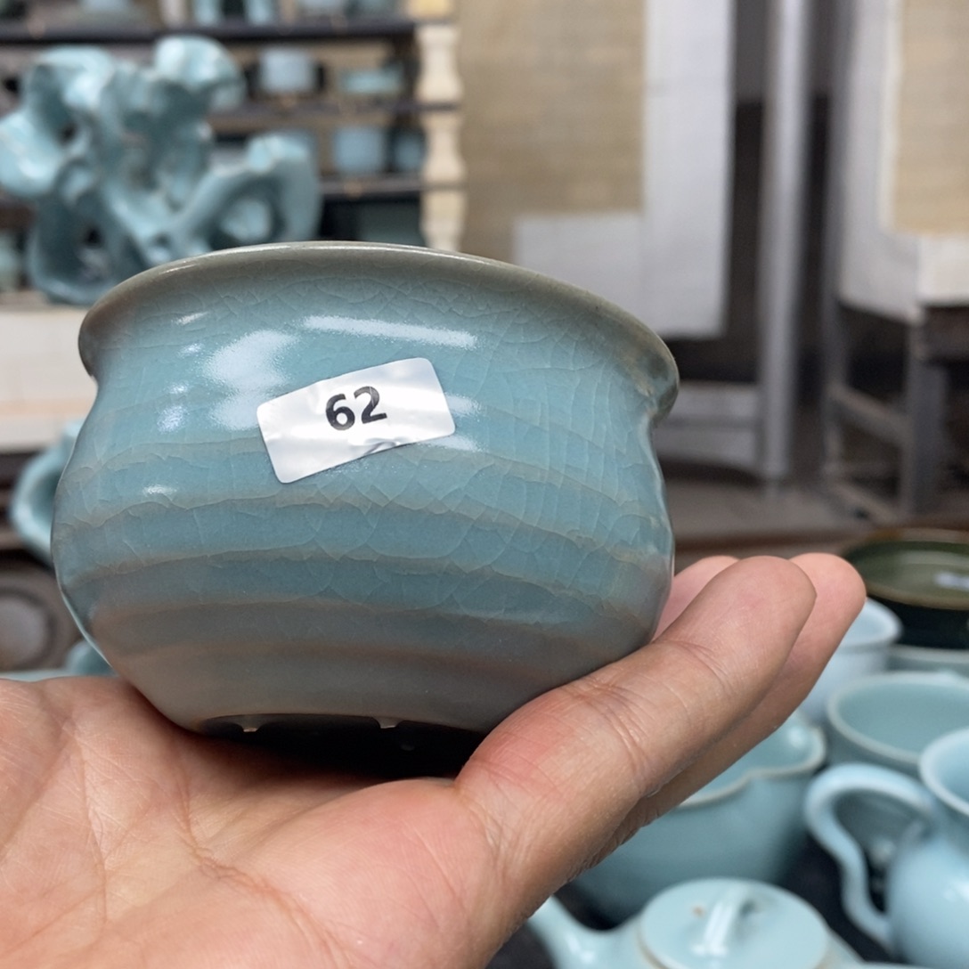 亖***屼抱朴汝瓷仿古微瑕