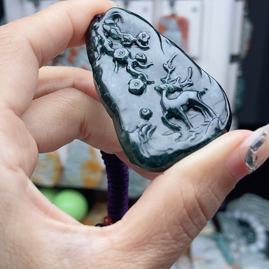 翡翠颈饰未镶嵌翡翠