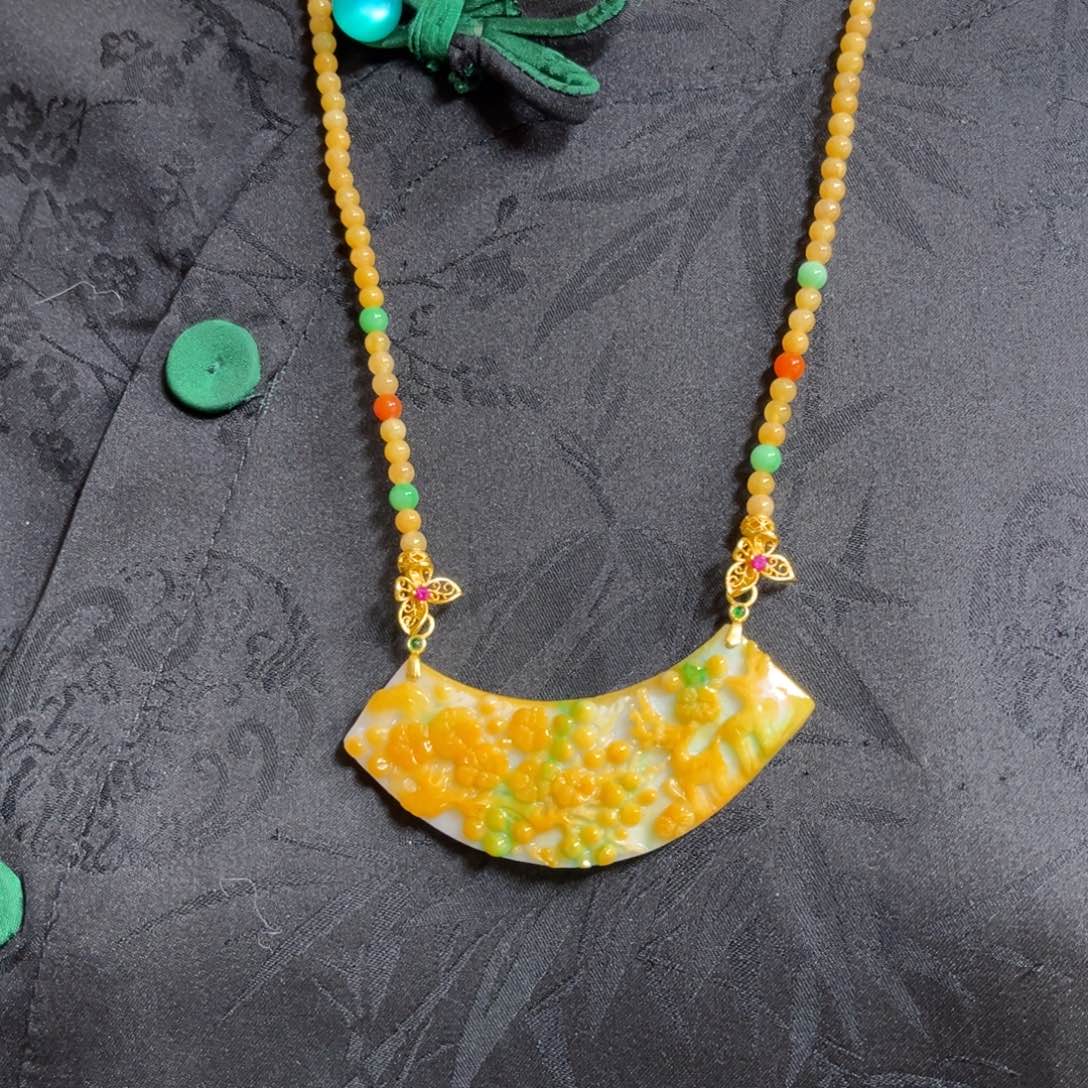 翡翠颈饰未镶嵌一路有你