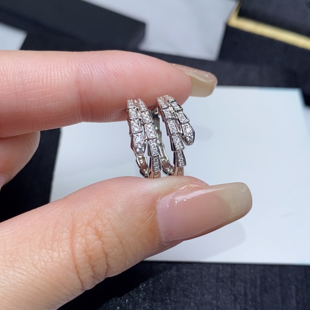 耳饰18K金镶嵌钻石蛇形耳扣