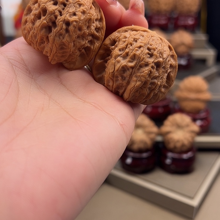 文玩核桃把件38 血麒麟a-003