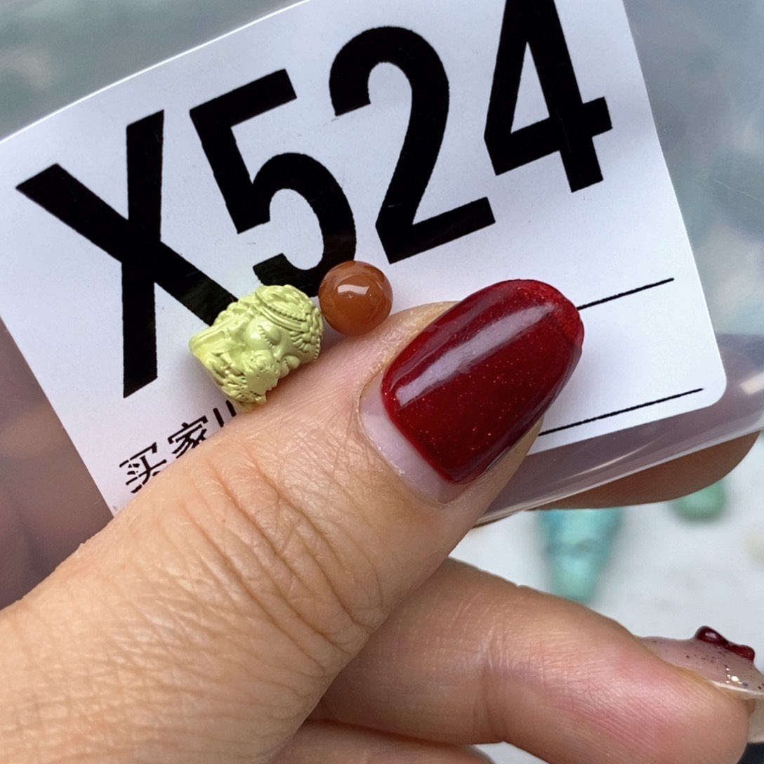 南红玛瑙配饰未镶嵌