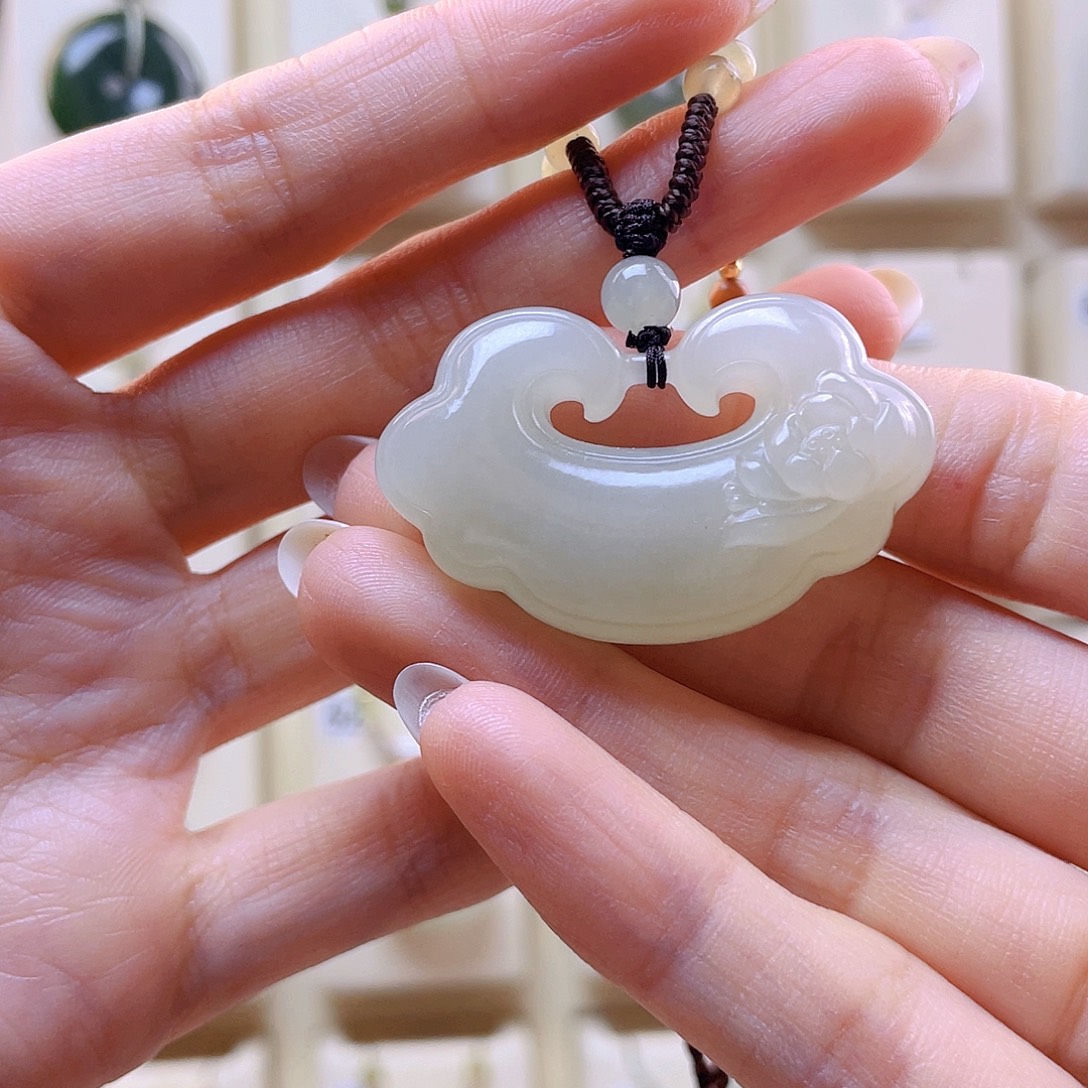 甜***心和田玉未镶嵌吊坠(赠链)