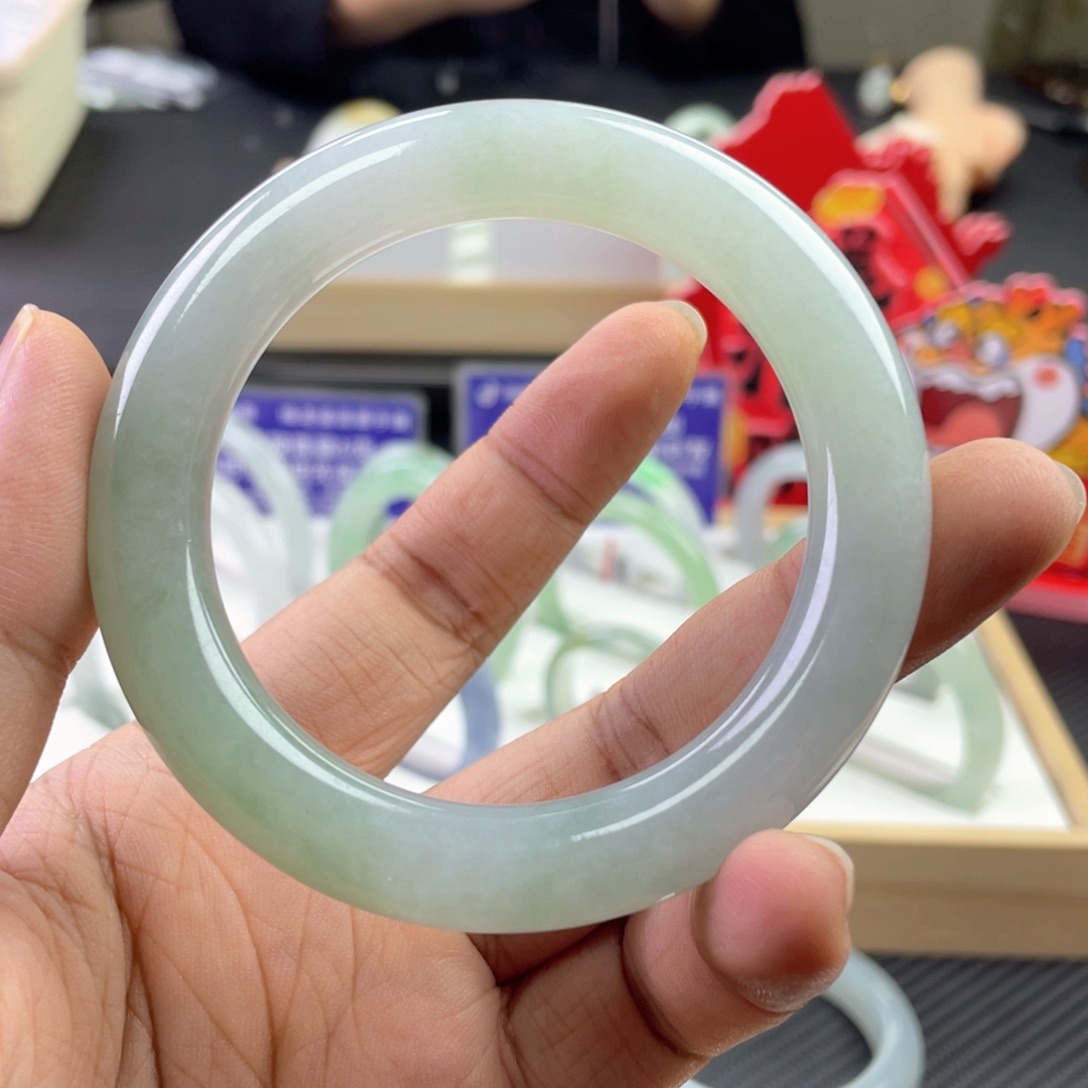 翡翠手镯未镶嵌天然缅甸a货翡翠手镯