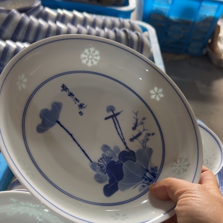 陶瓷手绘雕刻8寸荷花盘子