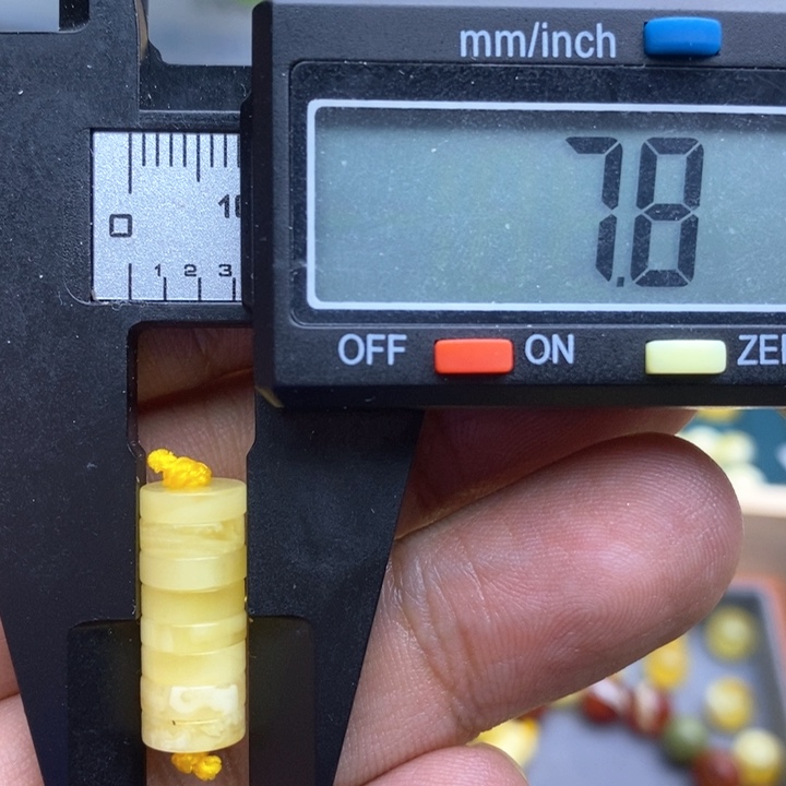 琥珀裸石未镶嵌52号7.8左右隔片微瑕