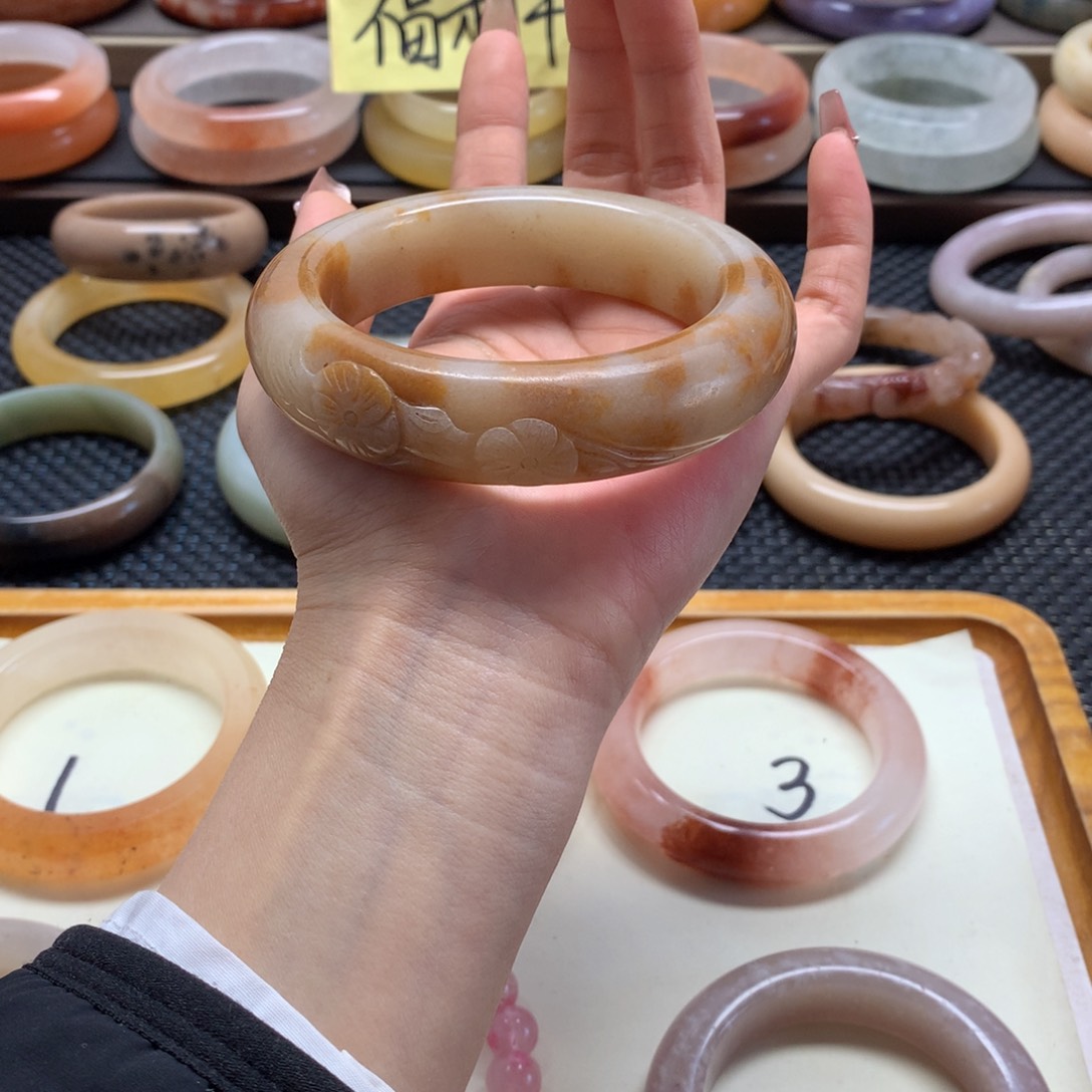 石英质玉手镯未镶嵌